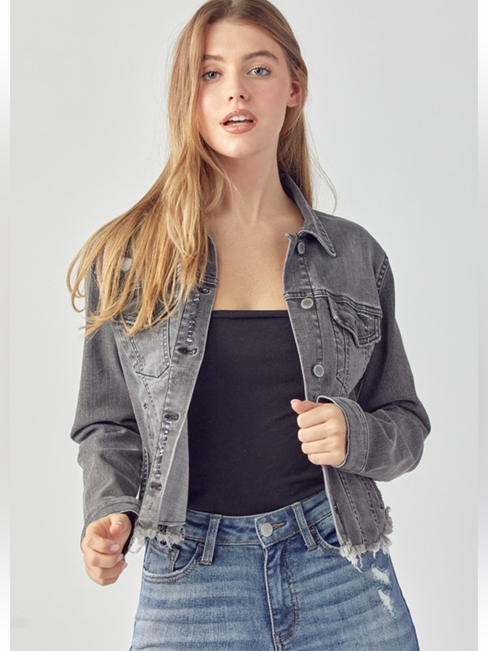 60.❤️ RISEN Women’s Washed Gray Cropped Frayed Hem Denim Jacket NEW